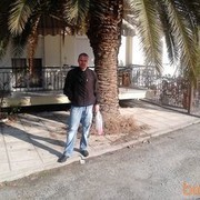  ,   Viktor, 40 ,   