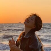  ,   Elli, 25 ,   ,   