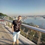  ,  IHOR, 25