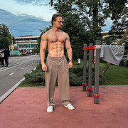  ,   Maxim, 32 ,   ,   