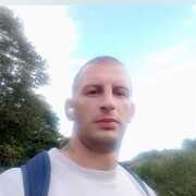  ,  Artur, 33