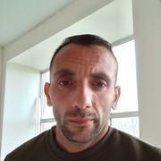  ,  Hovo, 33