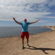  ,   Viktor, 48 ,   ,   