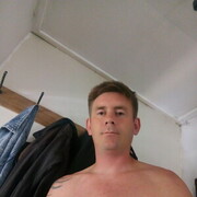  ,   Viktor, 34 ,  