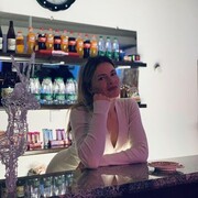  -,  Karina, 39