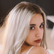  , 