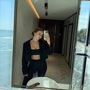  , 