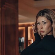  ,  Dasha, 27