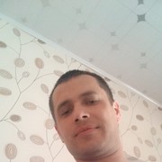  ,   Valer, 44 ,   