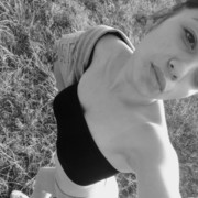  ,   Lia, 24 ,   ,   , c 