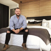 ���������� Ha, ���� ������� Stephen, 50 ���, ������������ ��� c�������� ���������, ���������