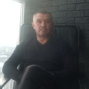  ,   Viktor, 41 ,   ,   