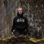  ,  Olga, 24