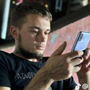  ,  Cristi, 23