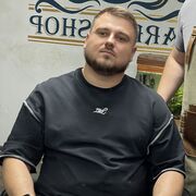  ,  Pavlo, 32