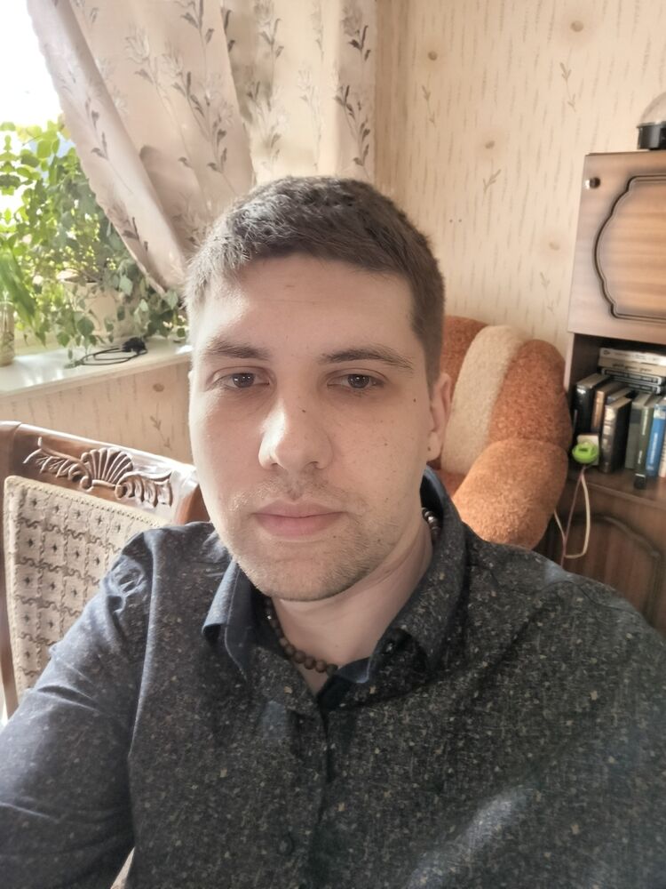  ,   Ilya, 31 ,   ,   , c , 