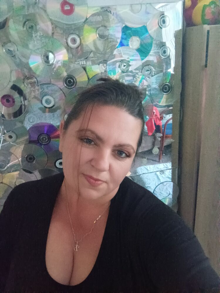  ,   IRYNA, 32 ,   c 