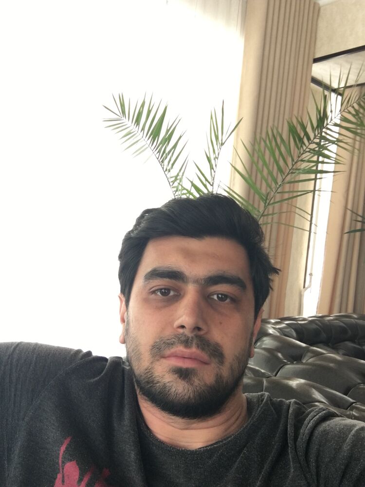 ,   Amir, 39 ,   ,   