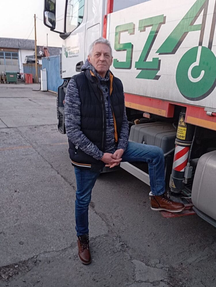  52659685  MICHAEL, 65 ,    