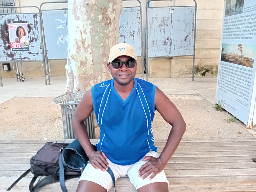  44197785  Khalid, 51 ,    Monteux
