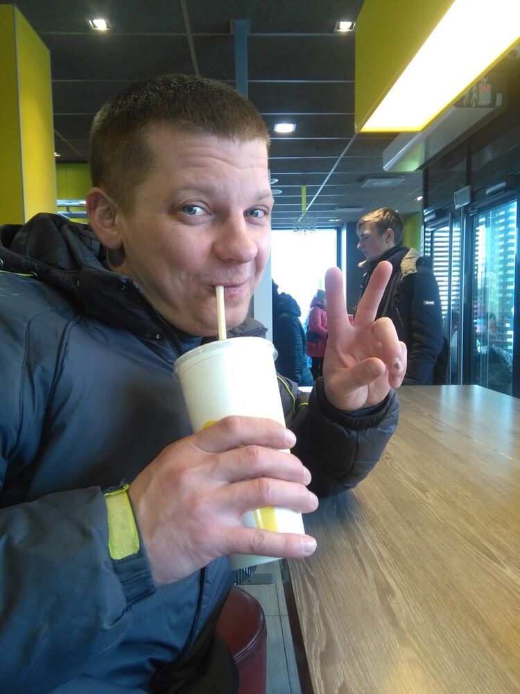  11426295  Aleks, 39 ,    