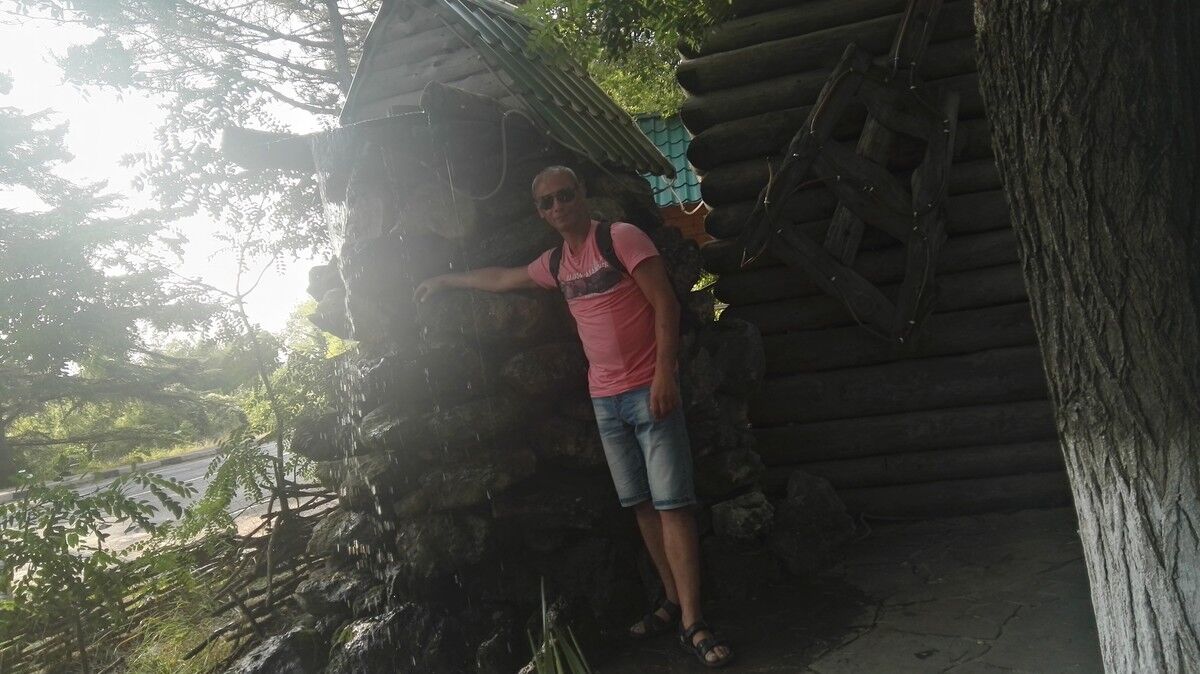  11163195  DMITRY, 53 ,    