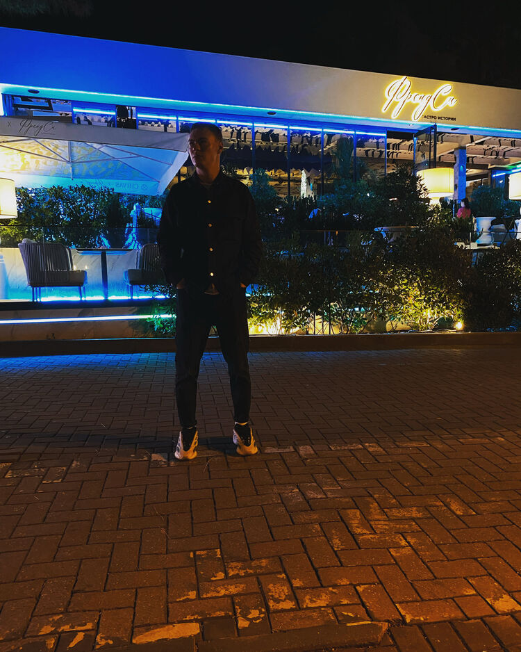  38229455  , 23 ,    -