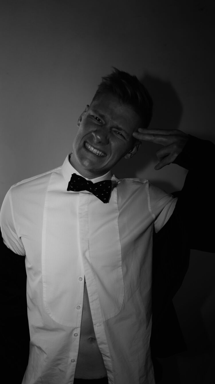 25214645  Artem, 26 ,    