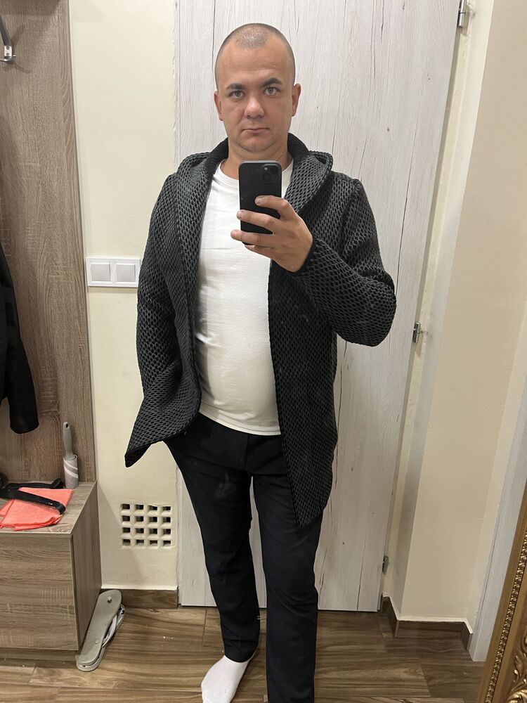  40118985  Oleksandr, 34 ,    