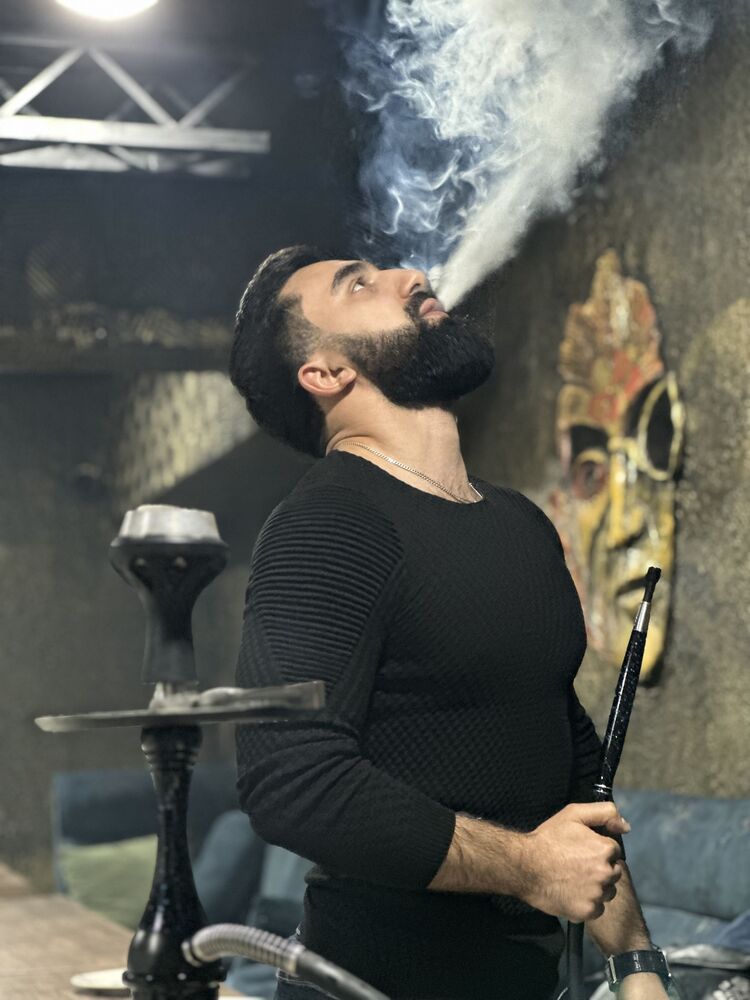  ,   Huseyn, 32 ,     , c 