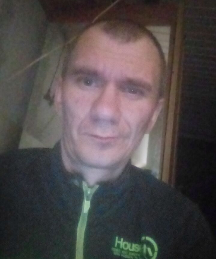  30503245  Anatolii, 42 ,    