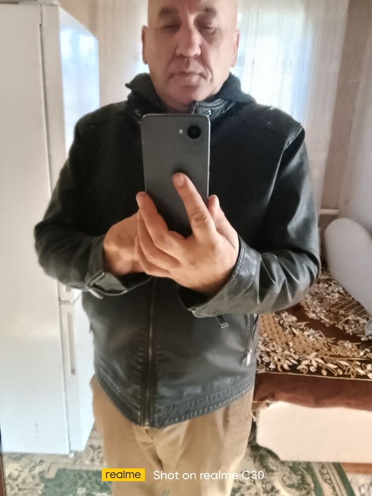  41781675  Zyfar, 47 ,    