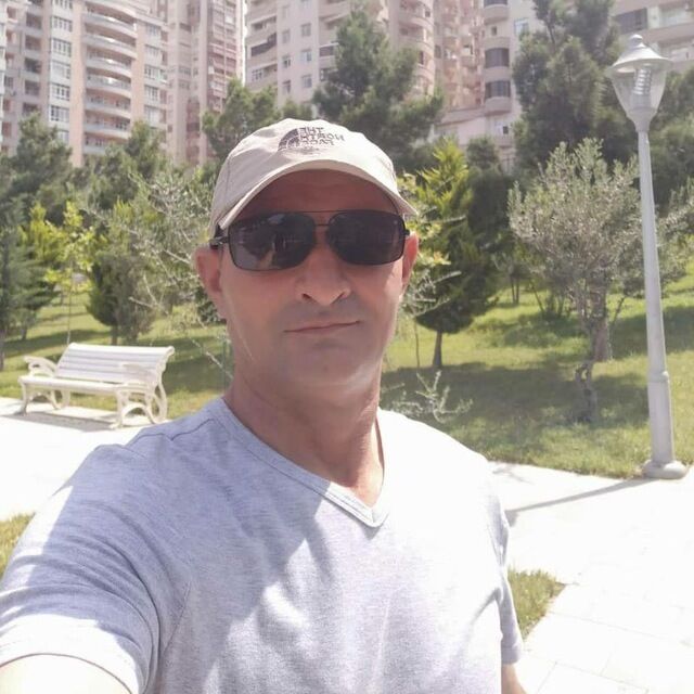  48849645  Rafael, 44 ,    