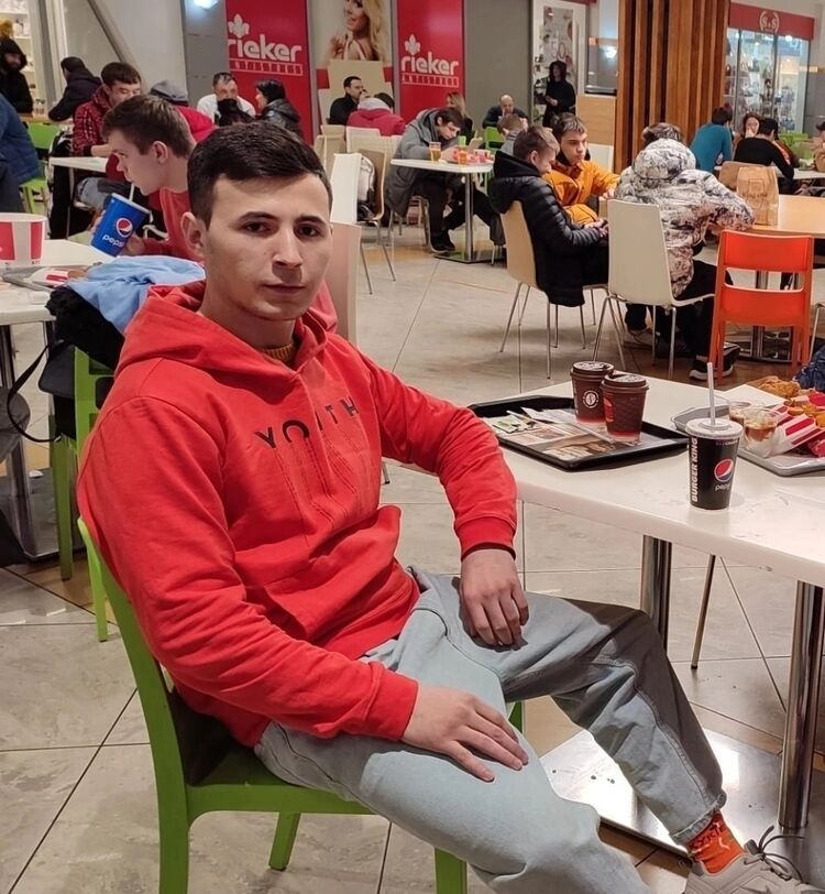  ,   Ruslan, 24 ,   ,   , c , 