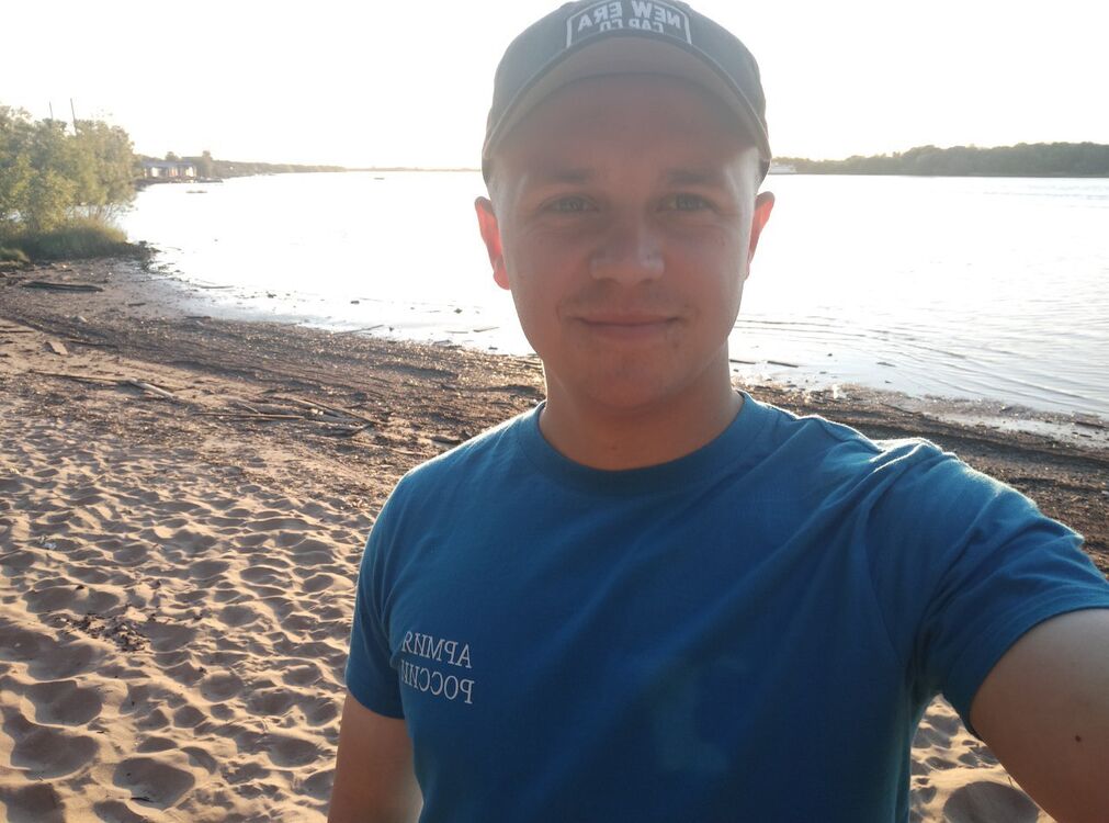  36629125  Artem, 26 ,    