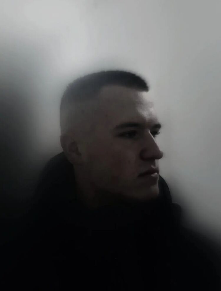  45035865  , 22 ,    