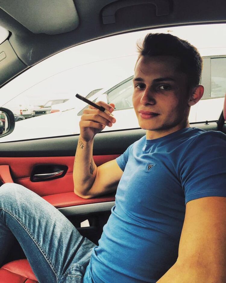  45428755  Sergiu, 39 ,    