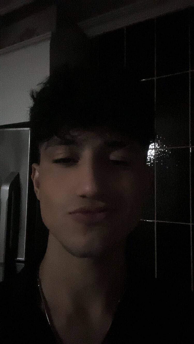  Batman,   Mustafa, 19 ,   ,   