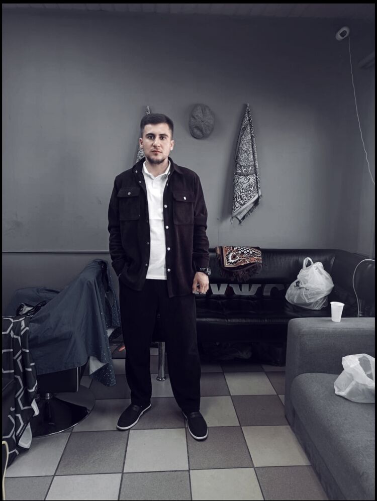  44267745  Ali, 26 ,    