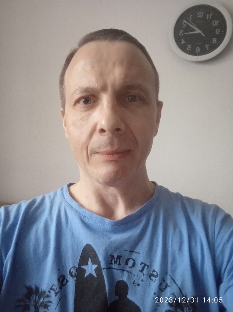  40230535  , 44 ,    