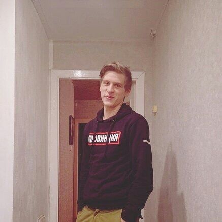  28892205  Alexander, 24 ,    