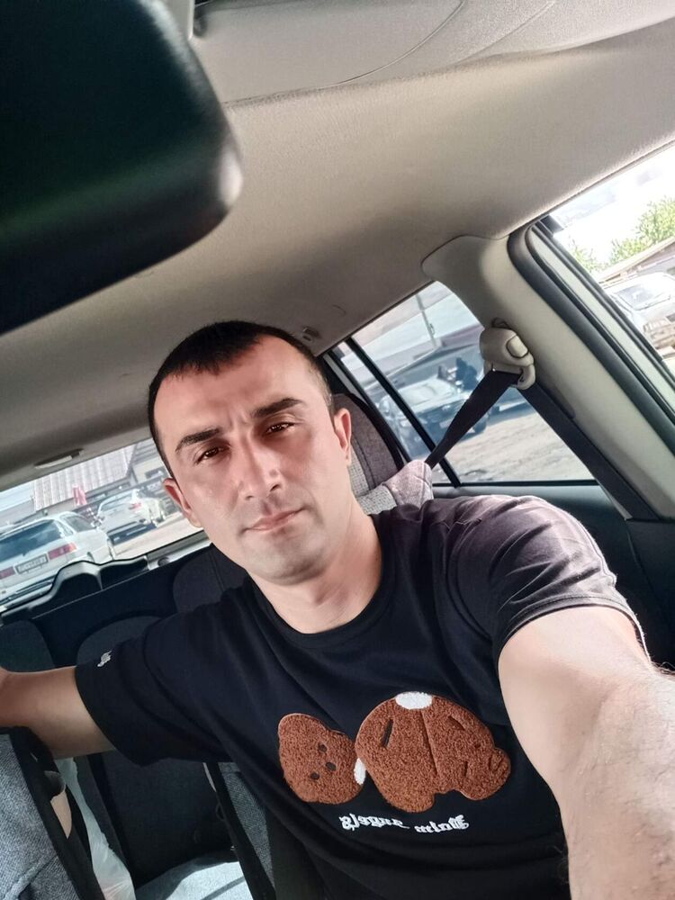  ,   Nurik, 36 ,   ,   