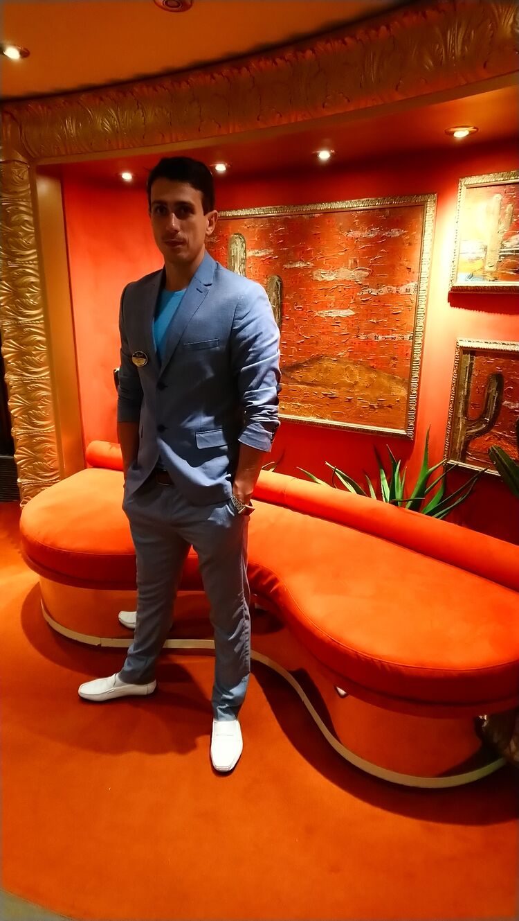  26557505  Iyra, 40 ,    