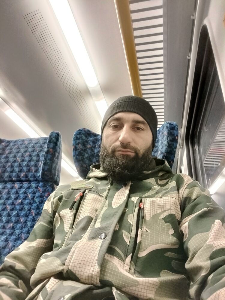  33003175  , 39 ,    