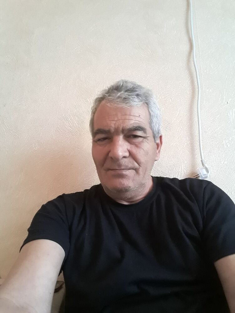  47469595  Saleh, 49 ,    
