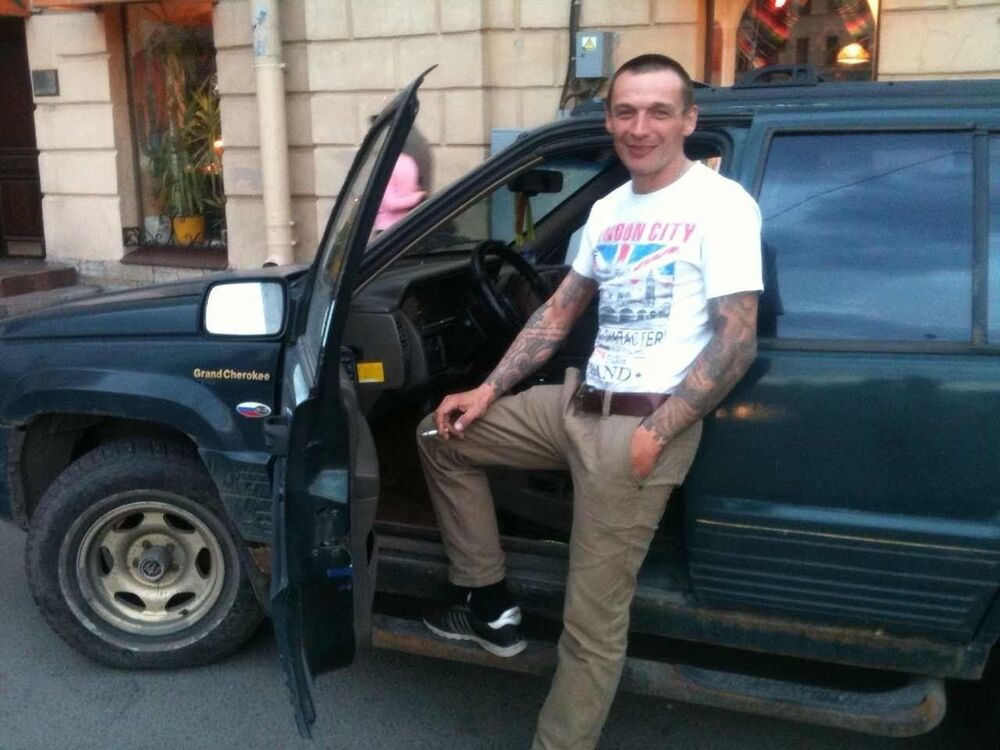  8845505  Viktor, 48 ,    