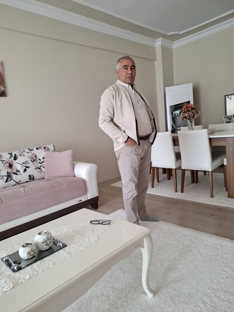  53338535  Osman, 48 ,    