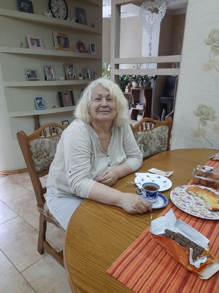  53943905  Liubovi, 71 ,    