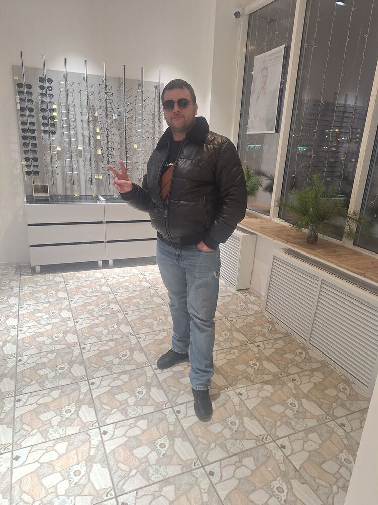  ,   Denis, 41 ,   ,   , c , 