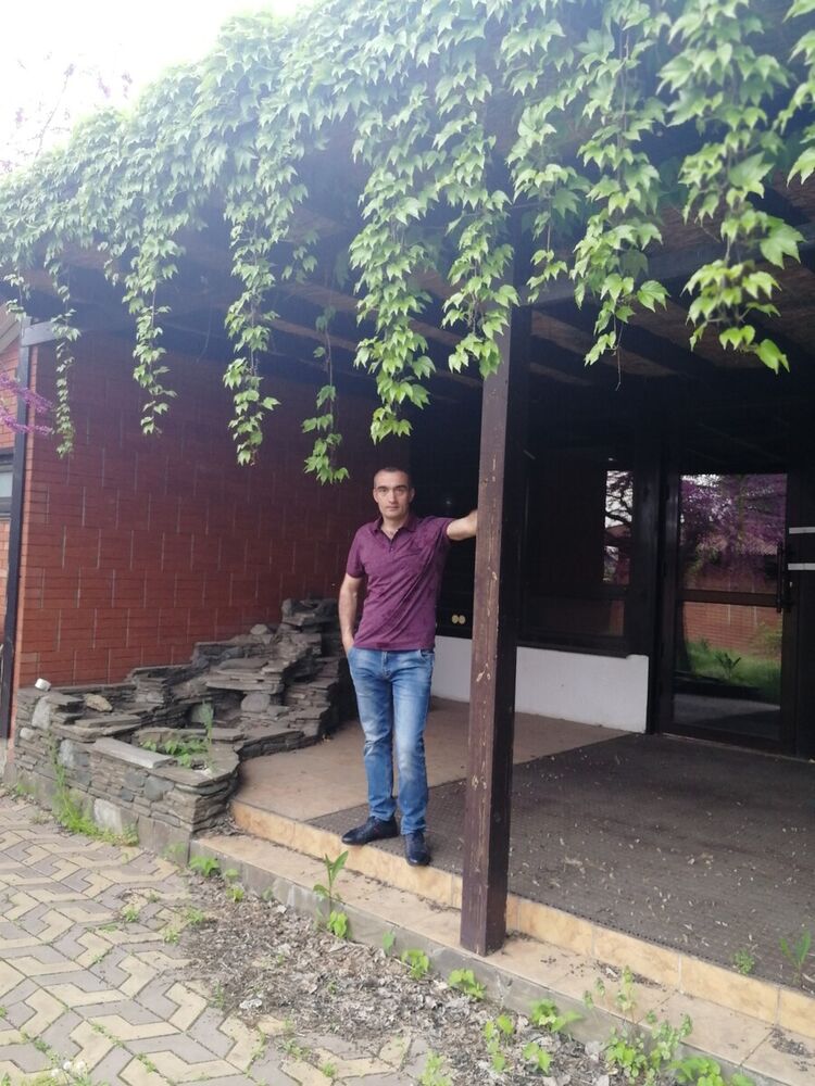  -,   Arman, 44 ,   ,   , c 